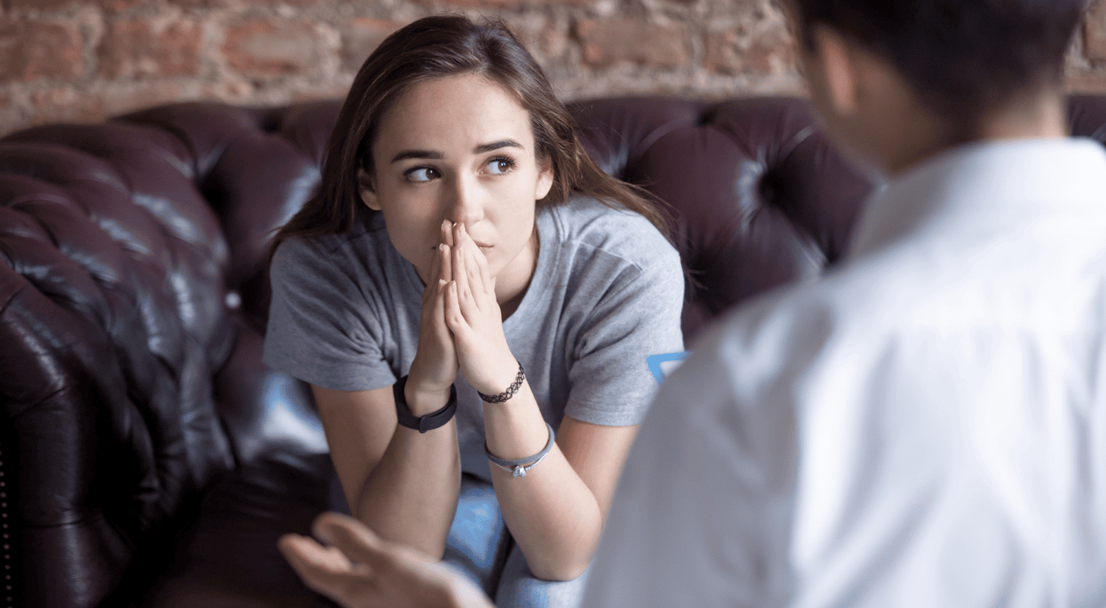 teen talking to therapist